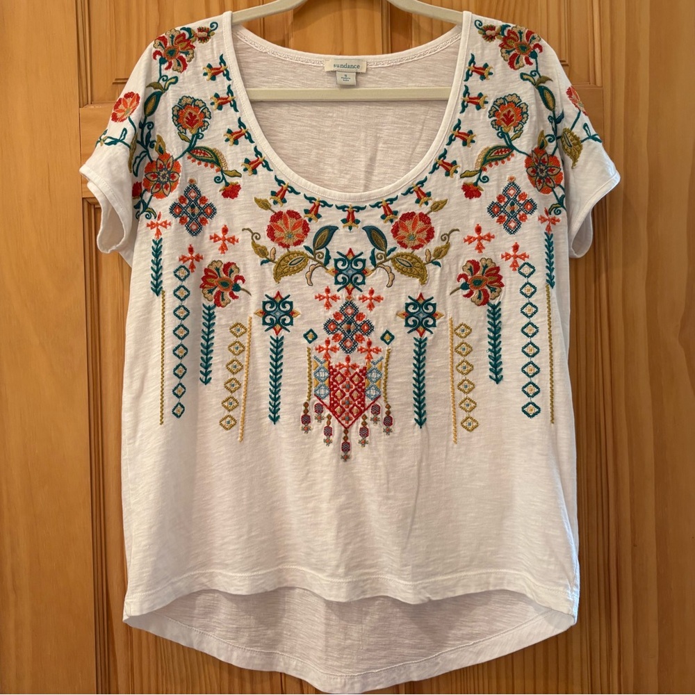 Sundance White Embroidered Short Sleeve Tee